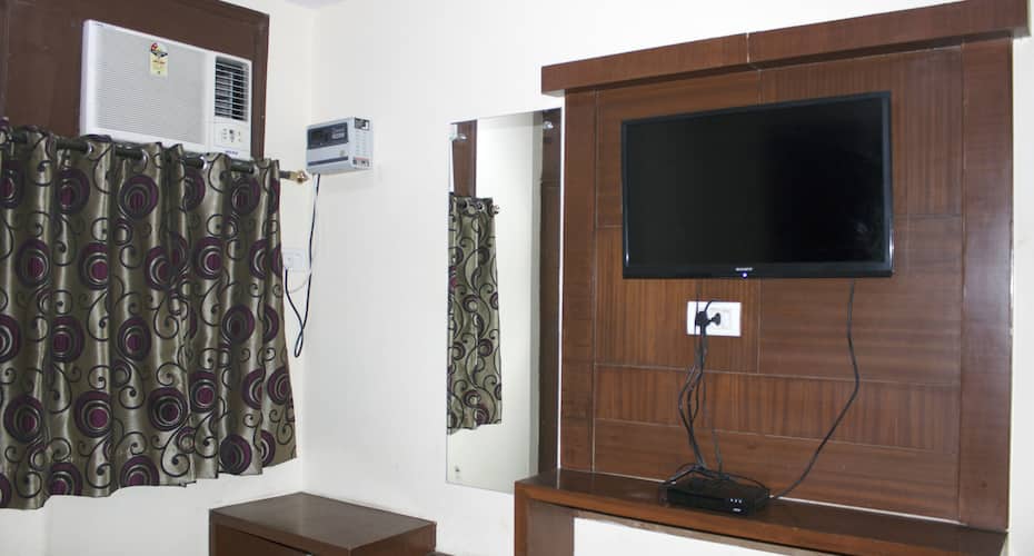 Hotel Coral Plaza, New Delhi 5